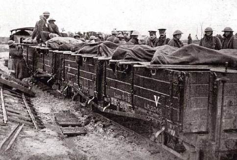 Med-wounded_men_on train